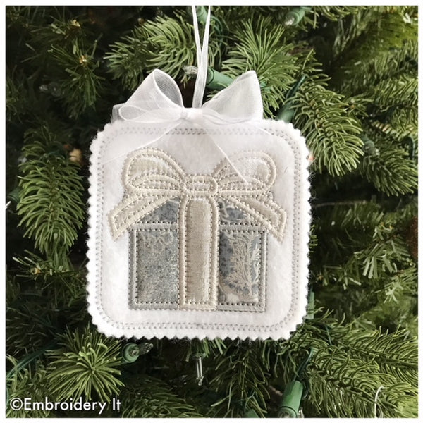 Applique present Christmas ornament machine embroidery design